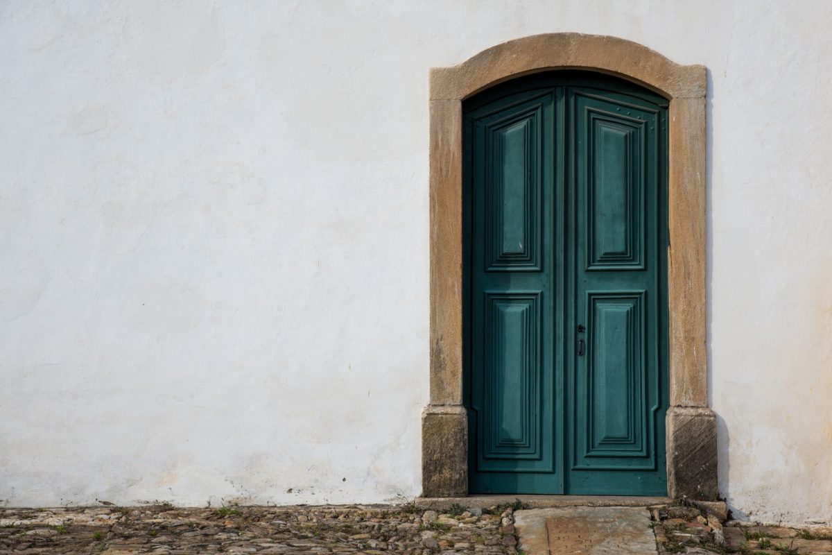 Jakie powinny być zewnętrzne drzwi w mieszkaniu?