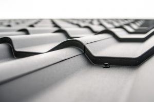 Dachówka na dachu – o czym musisz wiedzieć?